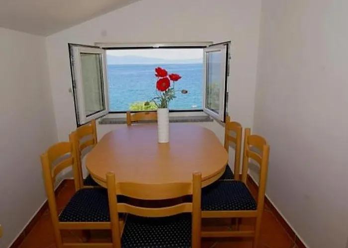 Bionda Apartamento Malinska